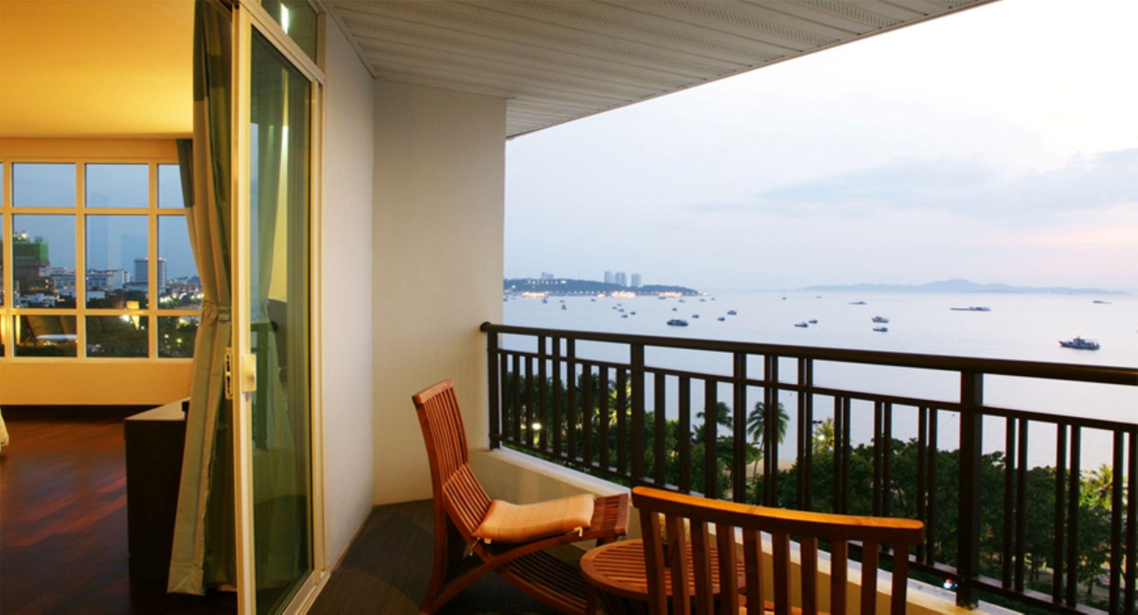 Pattaya Discovery Beach Hotel - Sha Extra Plus Exterior photo